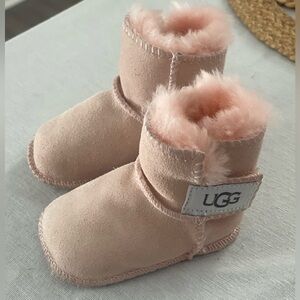 Infant “Erin” UGGS size XS 0/1
